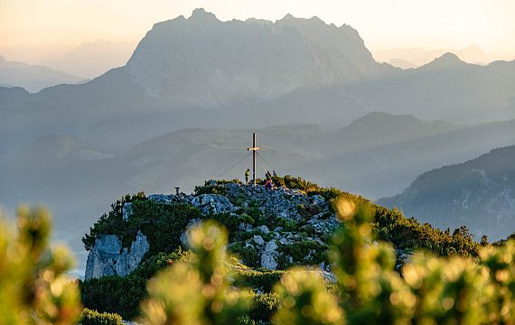 gipfel-steinplatte-klubarbeit-1